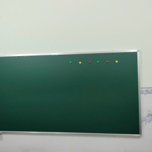 bảng xanh treo kẻ mờ 5x5cm kt 1m2x1m5